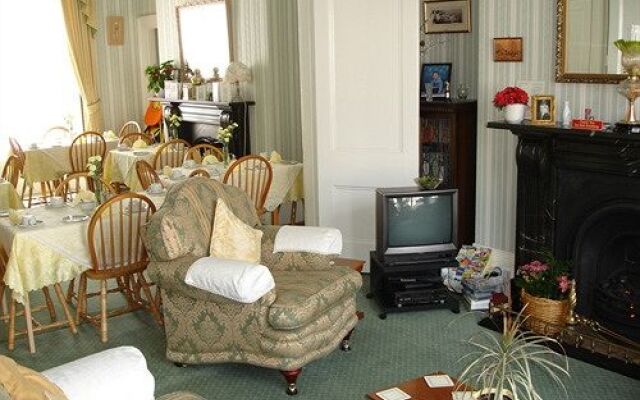 Ashgrove House