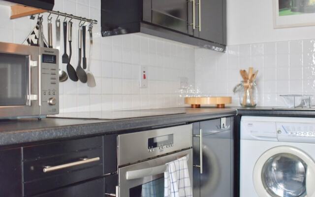 Central Dublin 1 Bedroom Apartment