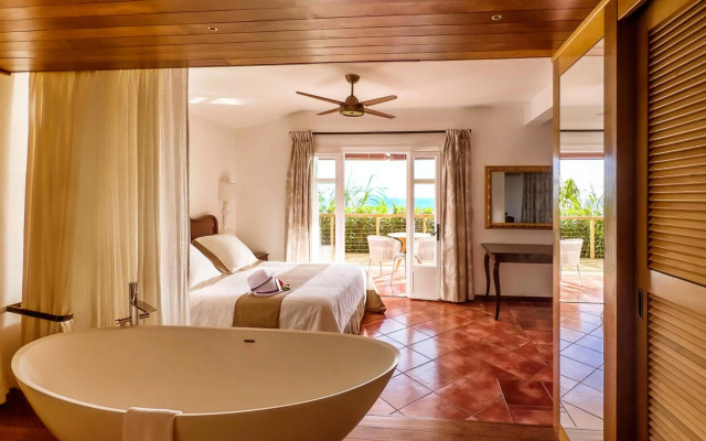 Blue Margouillat Seaview Hotel