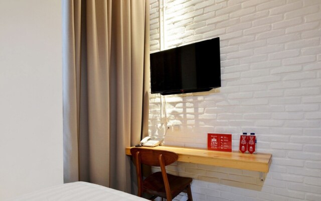 ZEN Rooms Near Mall Buaran