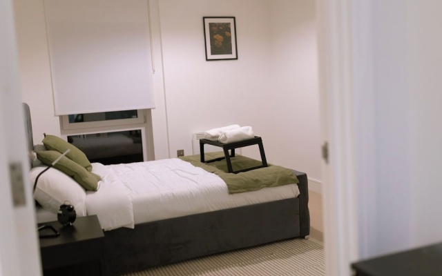 Charming 2-bedroom Apartment in West Midlands With Modern Amenities