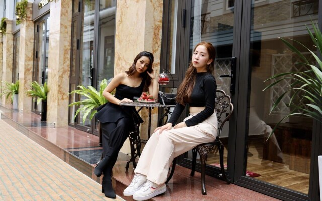 La Fleur Premium Central Apartment