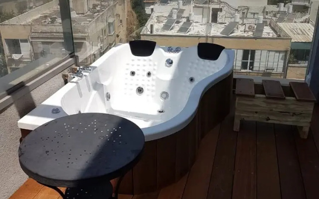 Luxury Apartment in Tel Aviv