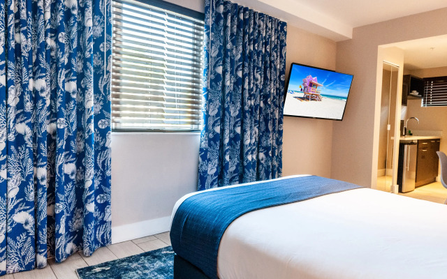 Waterside Hotel and Suites