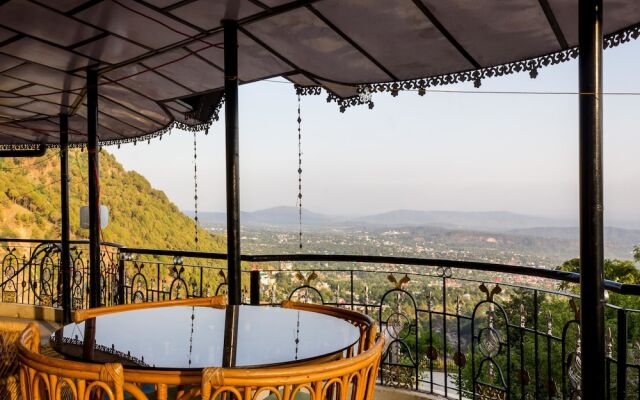OYO 14410 Home Peaceful Villa McLeod Ganj