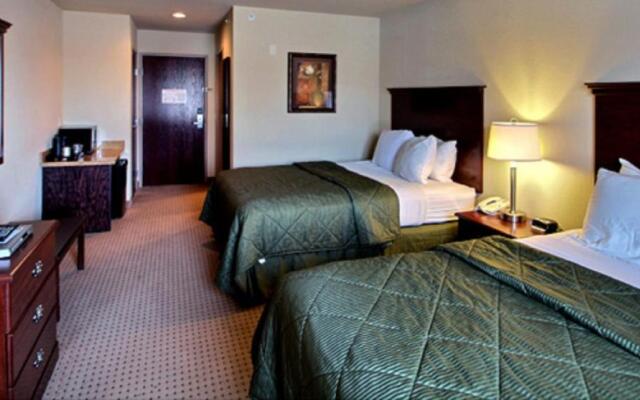 Evansville Inn & Suites By OYO