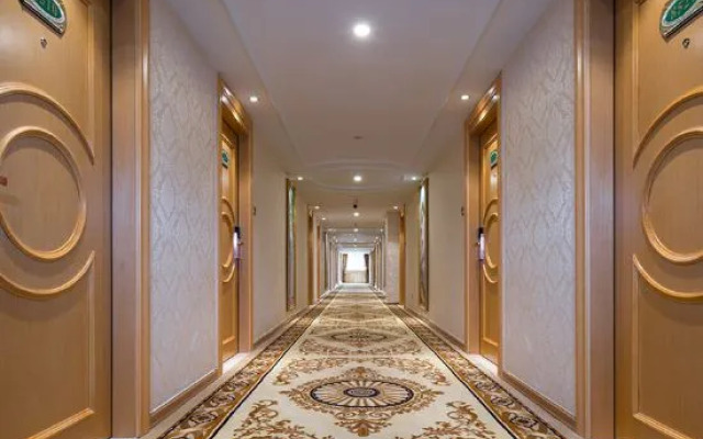 Vienna Hotel (Dongguan Huangjiang Meitang Subway Station Brnch)