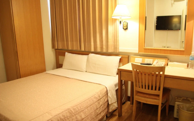 Riverside Hotel