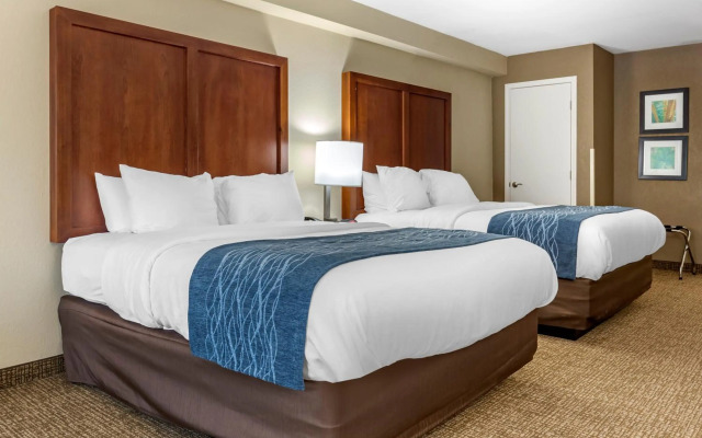 Comfort Inn & Suites Spring Lake - Fayetteville near Fort Bragg