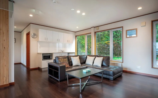 Furano Lodge 10 by H2 Life