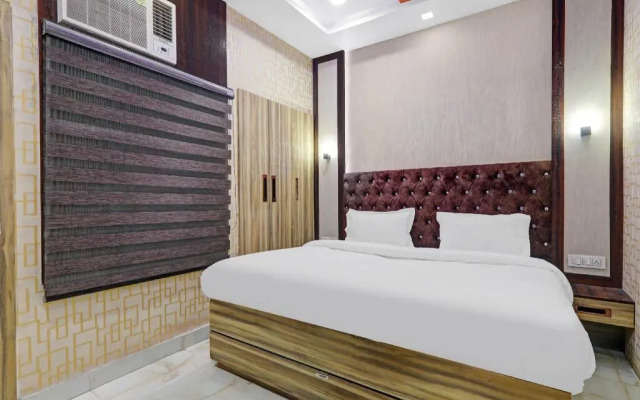 Capital O 85681 Hotel Shree