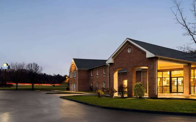 Days Inn & Suites by Wyndham Lancaster Amish Country