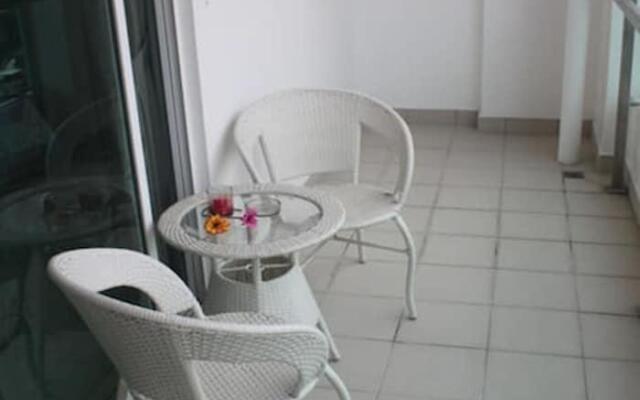 Mansion One Service Suite