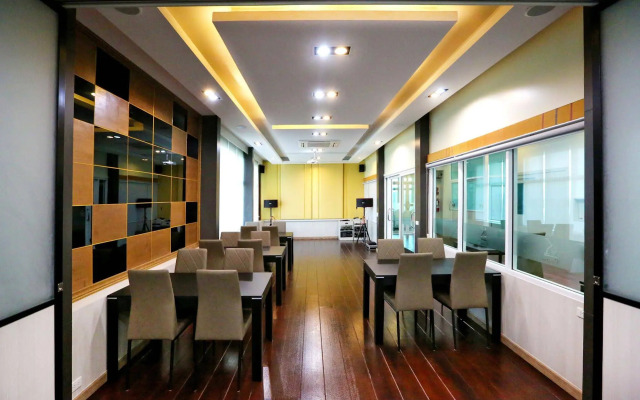 RoomQuest Suvarnabhumi Airport Rom Klao