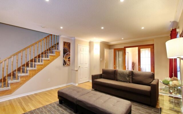 Pelicanstay in Churchill Meadows