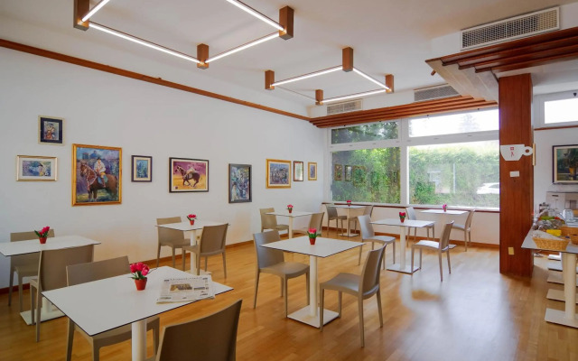 Mistral Hotel