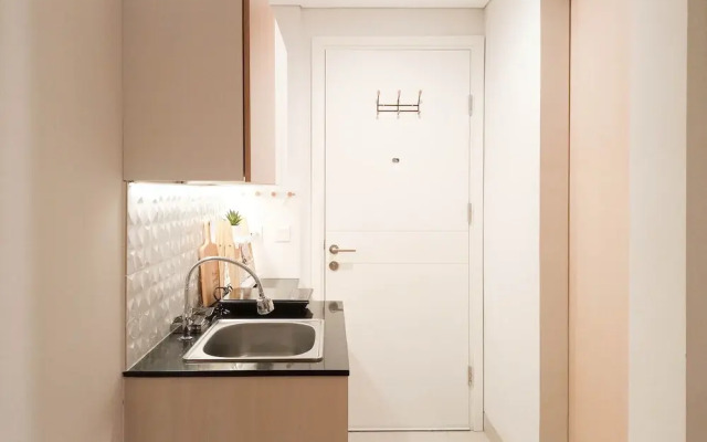 Elegant And Cozy Studio Barsa City Apartment