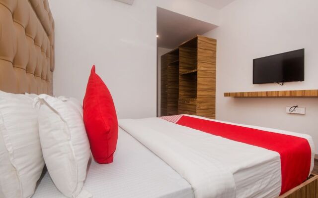 OYO 22039 Hotel Bkc Grand