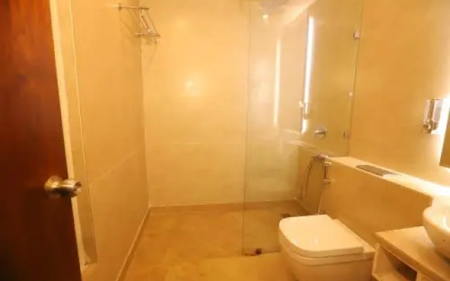 IP Royal Hotel - Couple Friendly Near Yamuna Sports Complex, Karkardooma New Delhi