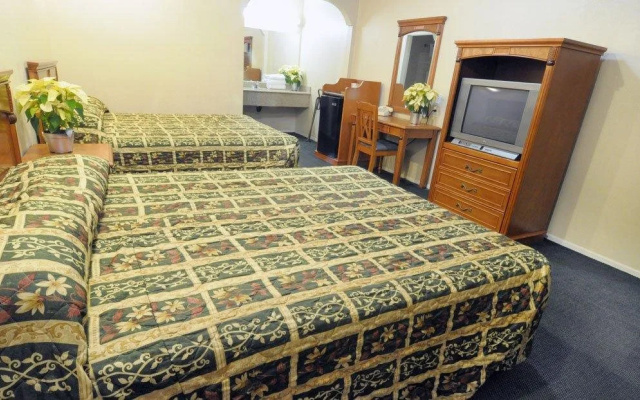 Hollywood Inn Express North
