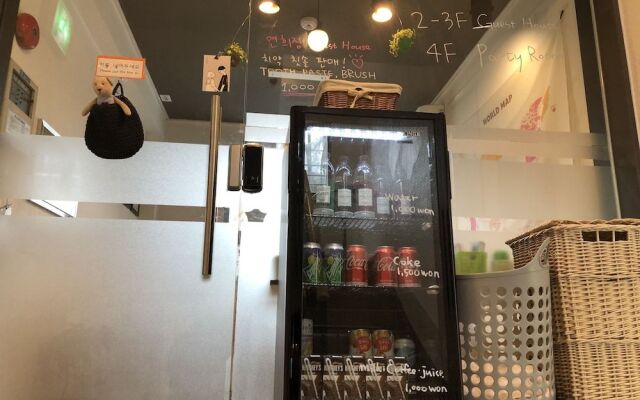 YH GuestHouse - Hostel