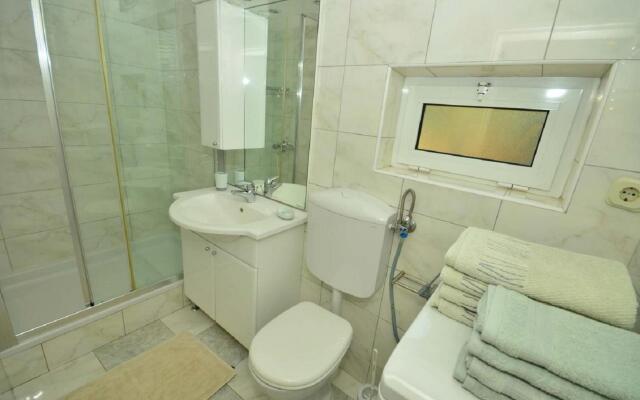 Cvita - 150 m From Pebble Beach - A4