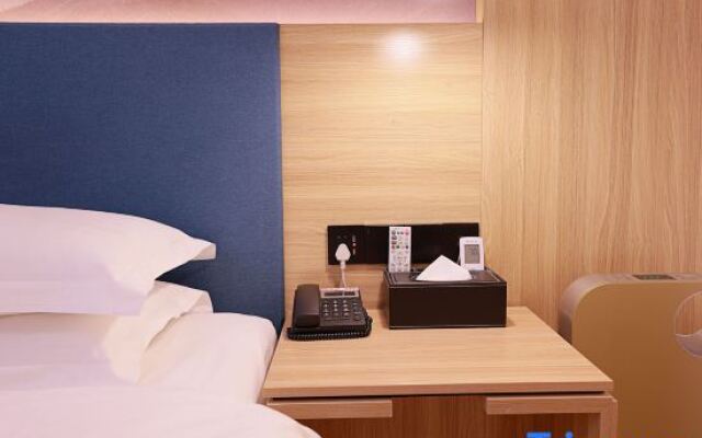 Zhihui Hotel (Zhengzhou Zhongzhou Avenue Sanquan Road)