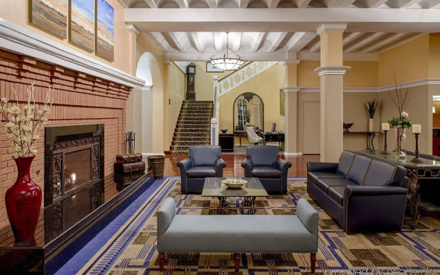 Crowne Plaza Phoenix - Chandler Golf Resort by IHG