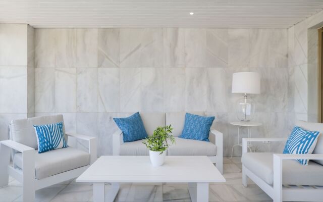 Esmeralda Coral Beach Marbella 2 bed Apt