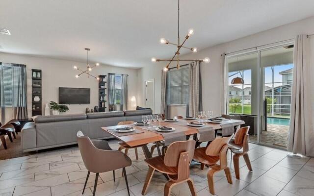 6 Bdrmgolf Coursegated Resort