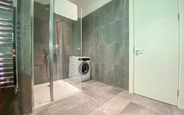 Modern Residence w Balcony 5 min to Istinye Mall