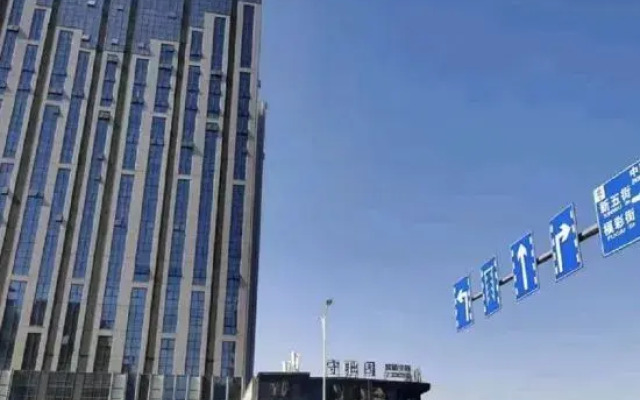 Encounter Movie Hotel (Xinxiang East High-speed Railway Station)