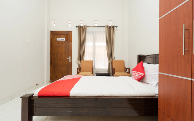 OYO 1885 Wisma Wongso Syariah – Guest Rooms – Borobudur