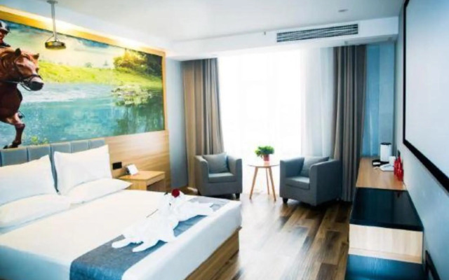 Junyi Hotel (Yichuan Huamei Building Materials City)