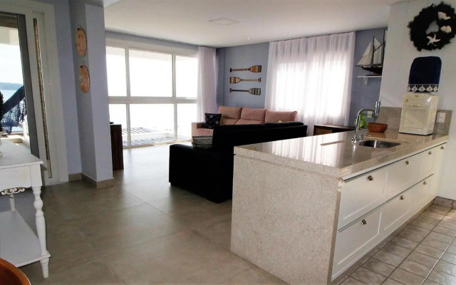 1080 - Apartamento com vista para o mar em Bombinhas