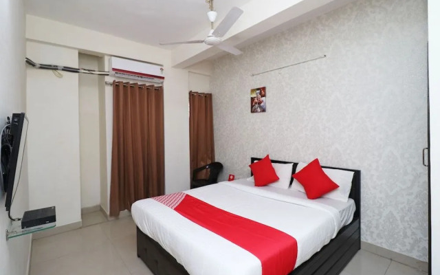 Oyo 6448 Hotel Smriti Grand