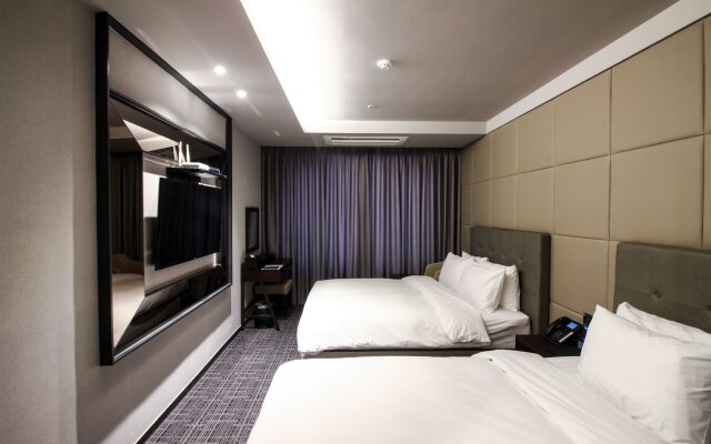 Golden Tulip Ever Yongin Hotel