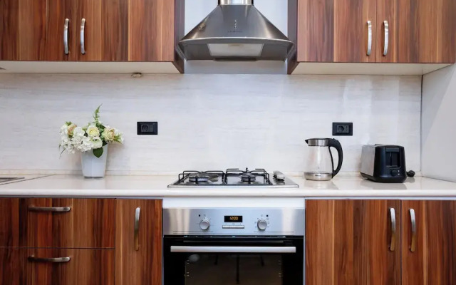 Apartment by Luxe Group SN290