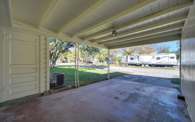 Pet-friendly Brady Vacation Home Near Wineries!