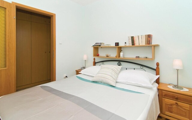 Awesome Home in Pisak With 3 Bedrooms, Private Swimming Pool and Wifi