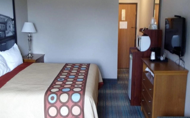 Super 8 By Wyndham Shenandoah