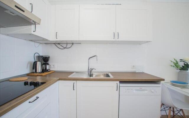 Flower Beach Suite 25