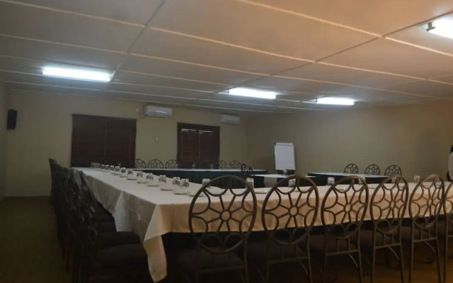 Sindola Safari Lodge