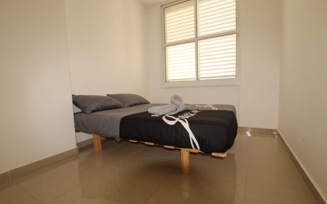 The Seasons King David apartment