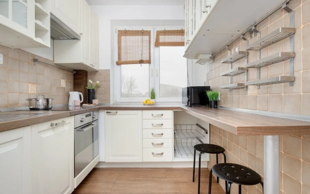 Apartment With Three Bedrooms by Renters