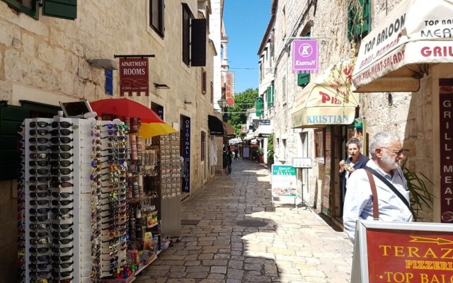 Apartment With one Bedroom in Trogir, With Enclosed Garden and Wifi
