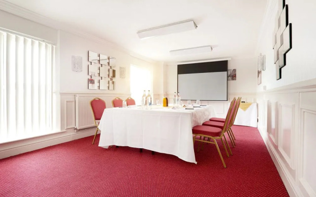 The Hillcrest Hotel, Sure Hotel Collection by Best Western