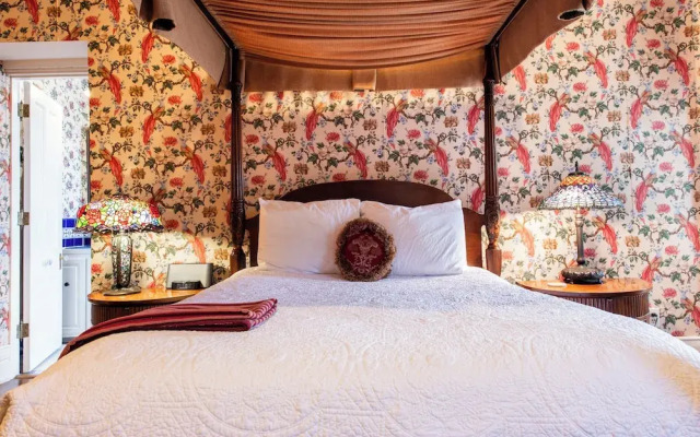 Central Park Bed & Breakfast