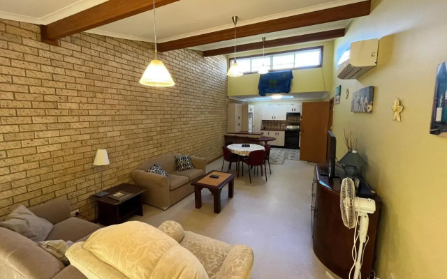 AQUA VIEW 5 of 2 Aqua Cres Lake Cathie