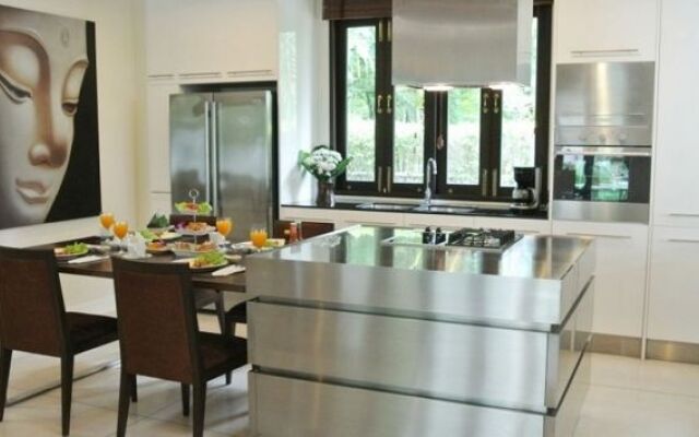 Phuket Ratchamaka Pool Villa
